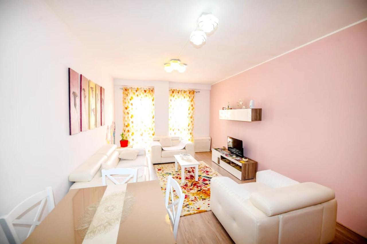 Happy Stories' Apartment In City Centre Shkoder Ngoại thất bức ảnh
